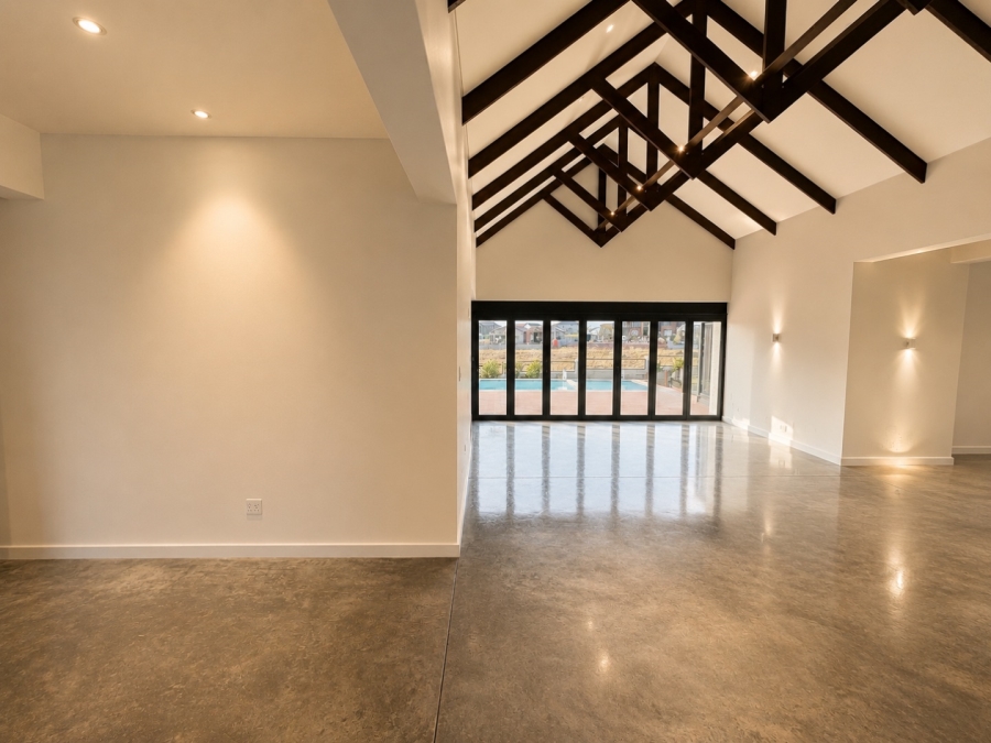 5 Bedroom Property for Sale in Woodland Hills Bergendal Free State